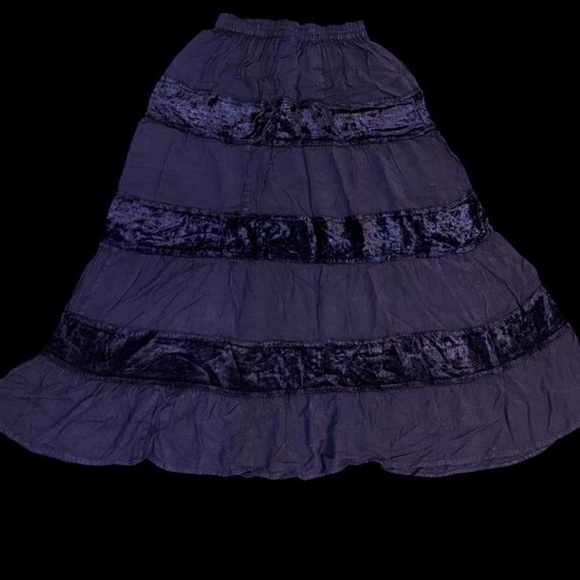 gorgeous dark purple velvet embroidered maxi skirt! 🪻🖤 - Picture 4 of 7